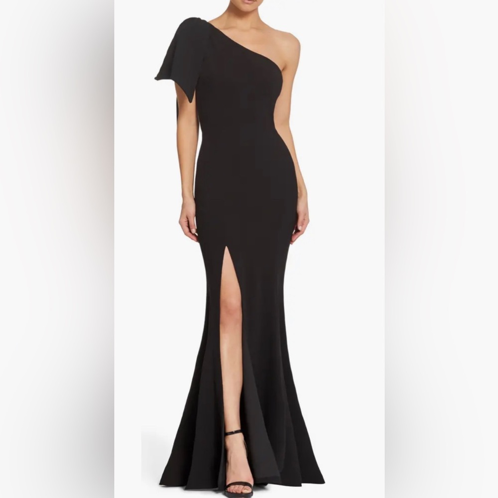 Dress the Population One Shoulder Black Gown Size Large